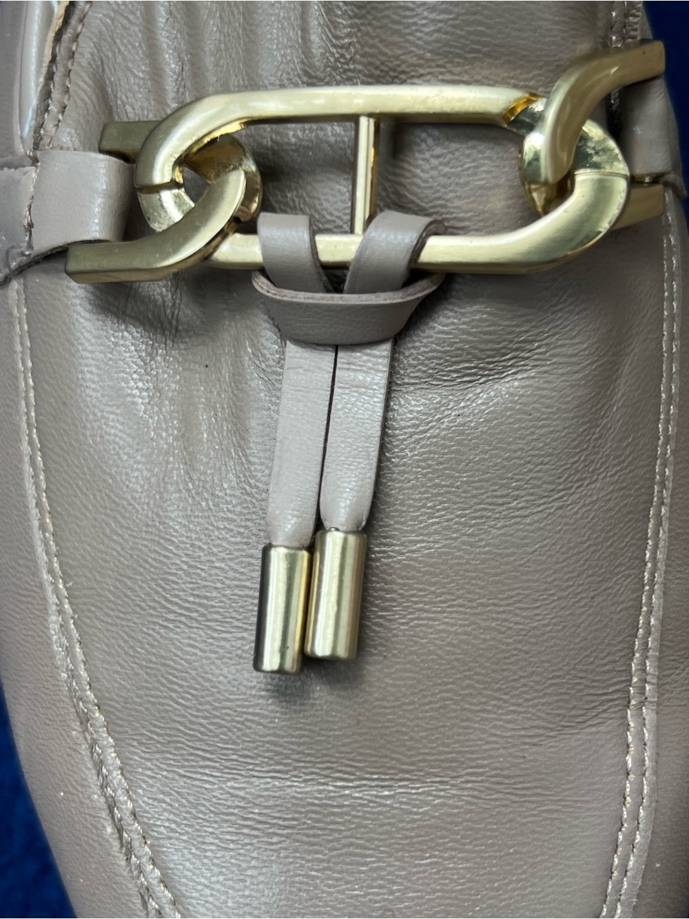 Easy Spirit Evolve Taupe Leather Loafers with Gold Chain Detail - Picture 10 of 11